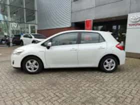 Toyota Auris (2011) thumbnail 5