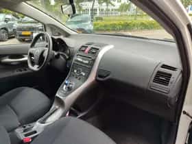 Toyota Auris (2011) thumbnail 61
