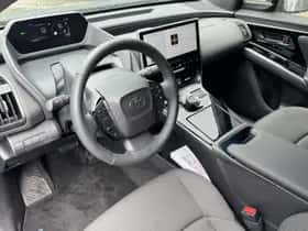 Toyota bZ4X (2025) thumbnail 8