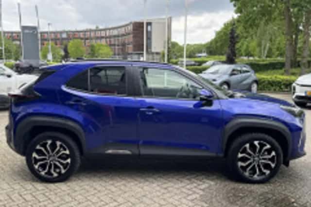 Toyota Yaris Cross (2025) thumbnail 3