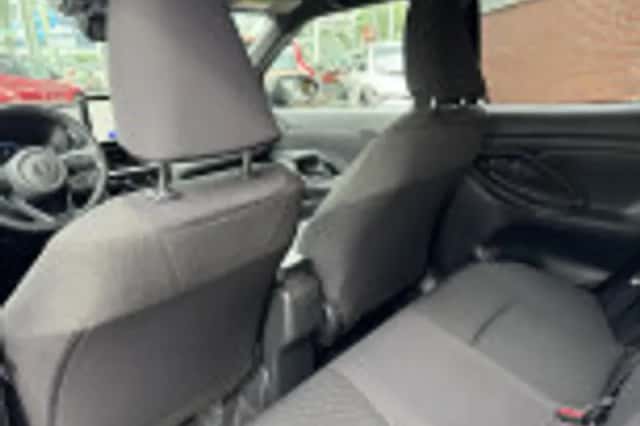 Toyota Yaris Cross (2025) thumbnail 43