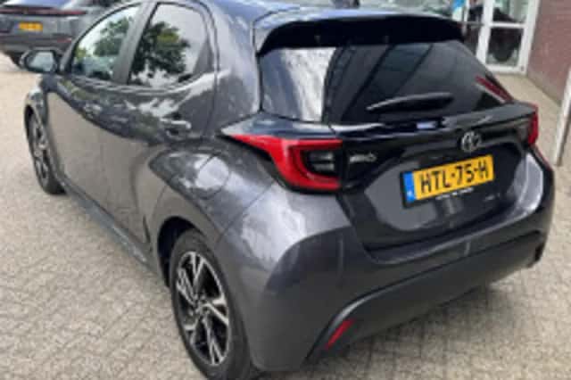 Toyota Yaris (2025) thumbnail 3