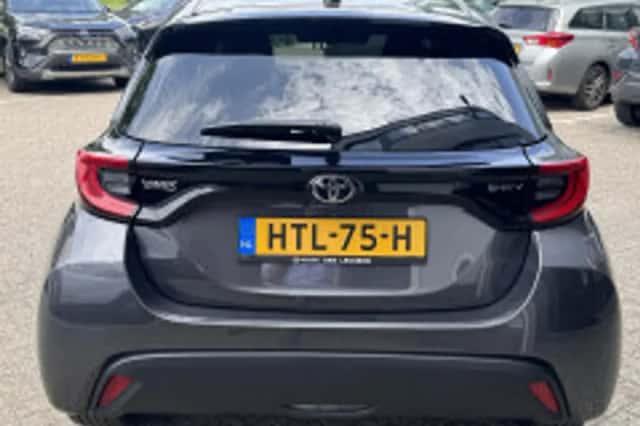 Toyota Yaris (2025) thumbnail 4