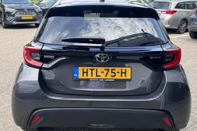 Toyota Yaris (2025) thumbnail 10