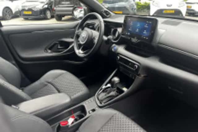 Toyota Yaris (2022) thumbnail 4