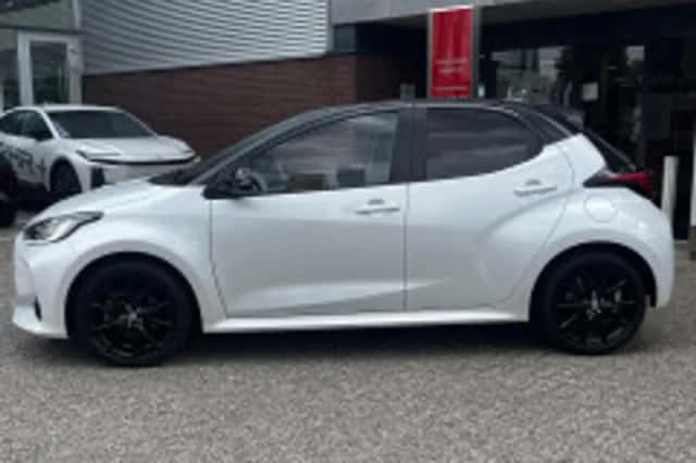 Toyota Yaris (2022) thumbnail 5