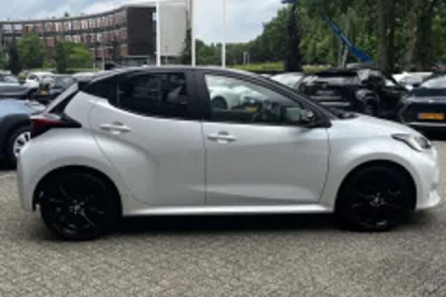 Toyota Yaris (2022) thumbnail 6