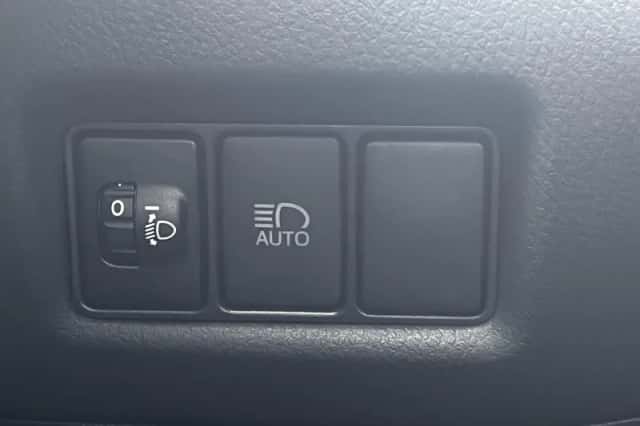 Toyota C hr (2021) thumbnail 18