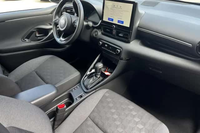 Toyota Yaris (2025) thumbnail 10
