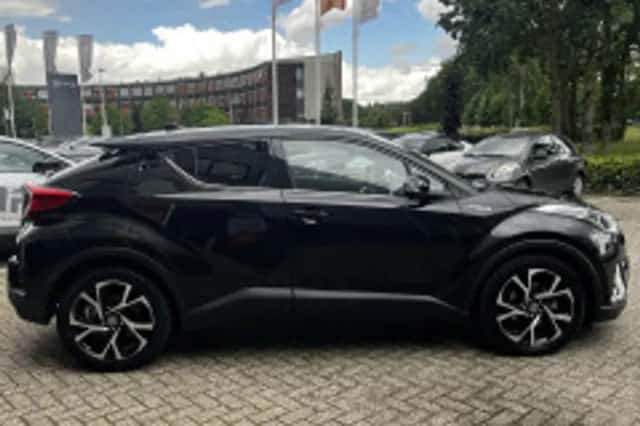 Toyota C hr (2018) thumbnail 6