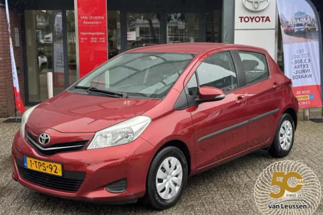 Toyota Yaris (2014) thumbnail 1