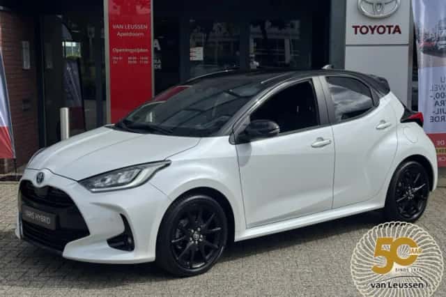 Toyota Yaris (2022) thumbnail 1