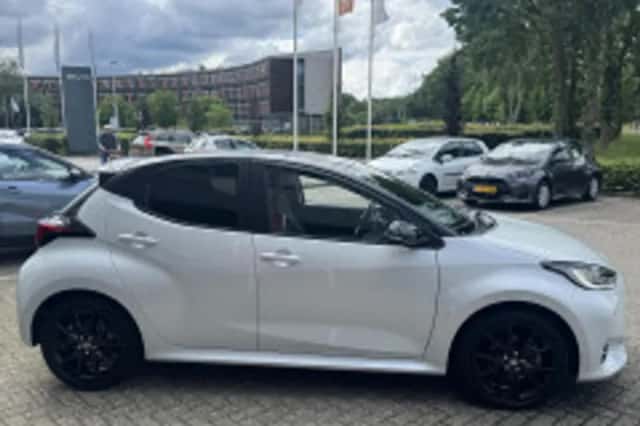 Toyota Yaris (2022) thumbnail 6