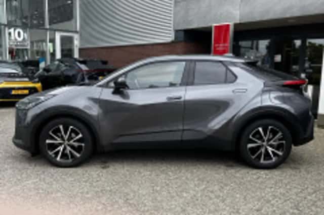 Toyota C hr (2025) thumbnail 4