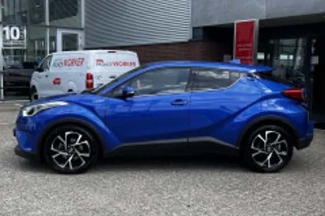 Toyota C hr (2019) thumbnail 5