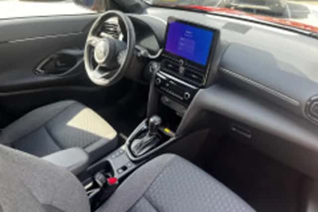 Toyota Yaris Cross (2025) thumbnail 4
