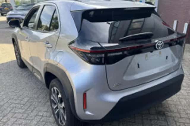 Toyota Yaris Cross (2025) thumbnail 3