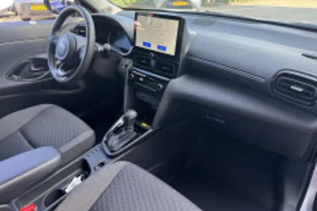 Toyota Yaris Cross (2025) thumbnail 4
