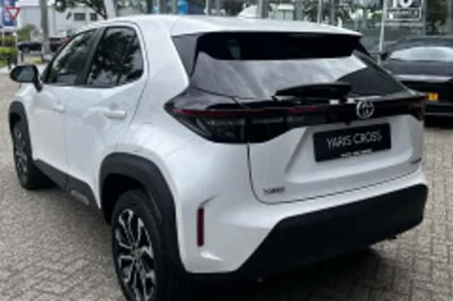 Toyota Yaris Cross (2022) thumbnail 3