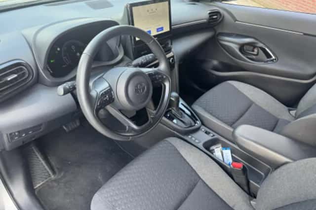 Toyota Yaris Cross (2025) thumbnail 2