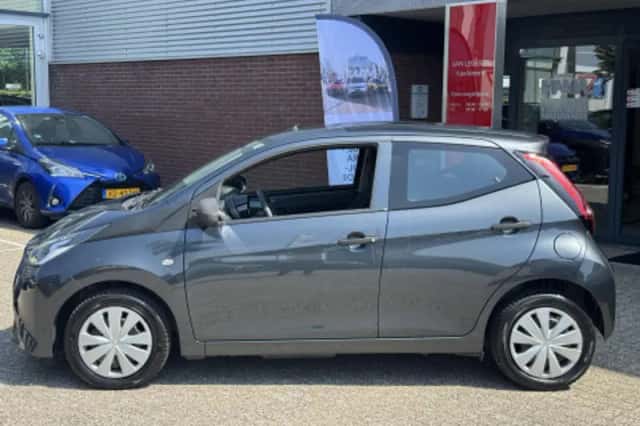 Toyota Aygo (2019) thumbnail 2
