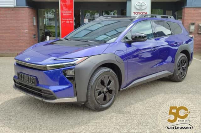 Toyota bZ4X (2026) thumbnail 1