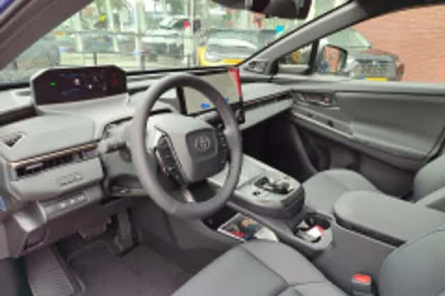 Toyota bZ4X (2026) thumbnail 4
