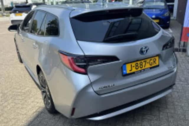 Toyota Corolla (2020) thumbnail 3