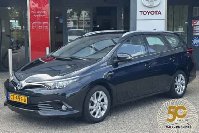 Toyota Auris (2015) thumbnail 1