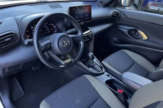 Toyota Yaris Cross (2022) thumbnail 2