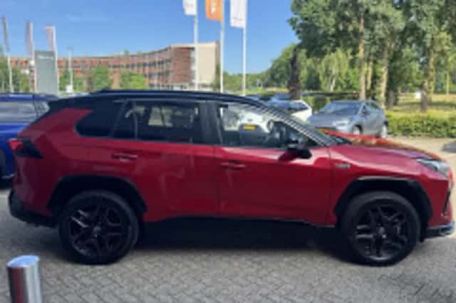 Toyota RAV4 (2024) thumbnail 6