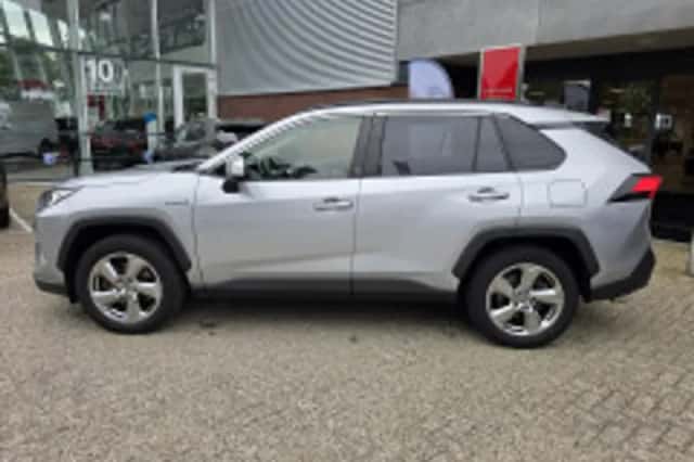 Toyota RAV4 (2021) thumbnail 5