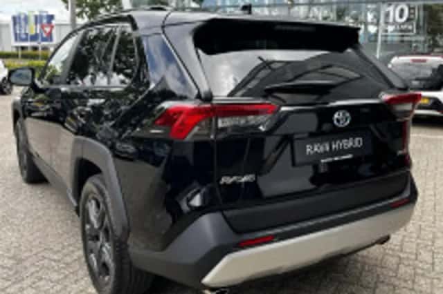 Toyota RAV4 (2022) thumbnail 3