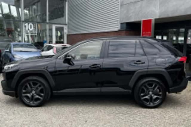 Toyota RAV4 (2022) thumbnail 5