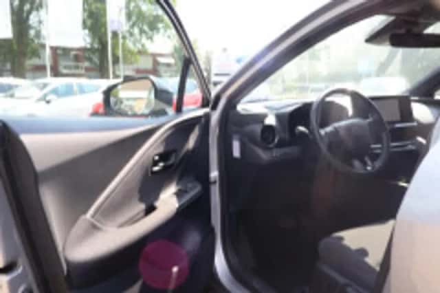 Toyota C hr (2024) thumbnail 5