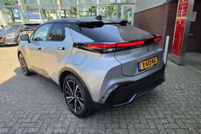 Toyota C hr (2024) thumbnail 2