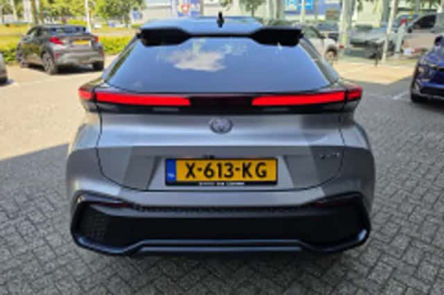 Toyota C hr (2024) thumbnail 4