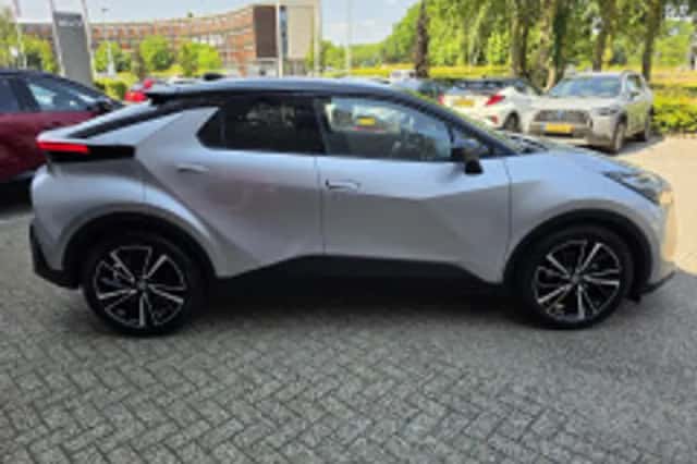 Toyota C hr (2024) thumbnail 5