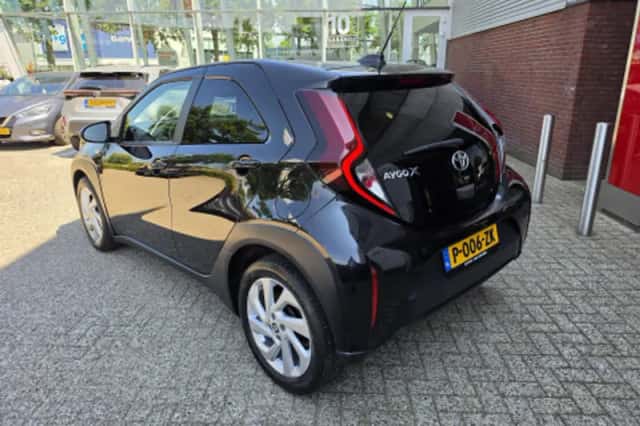 Toyota Aygo (2022) thumbnail 2