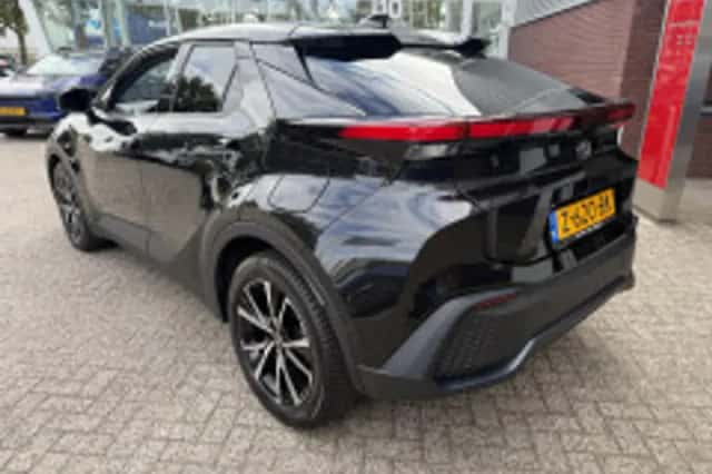 Toyota C hr (2024) thumbnail 3