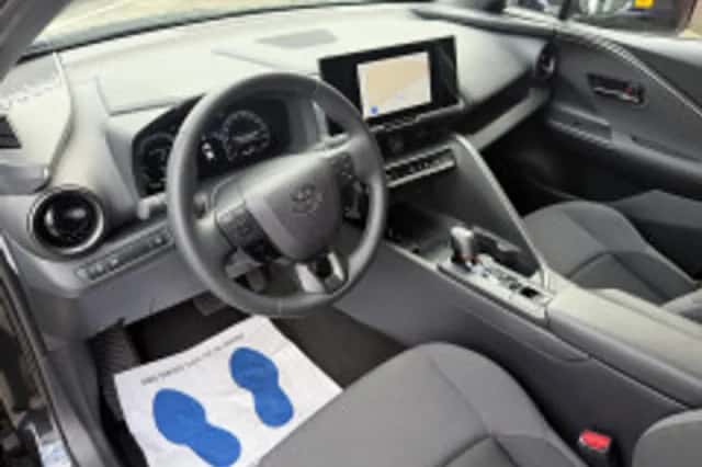 Toyota C hr (2024) thumbnail 4