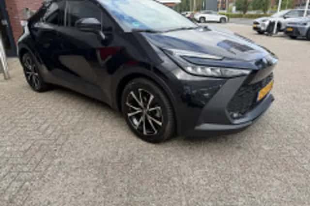 Toyota C hr (2024) thumbnail 5