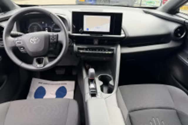 Toyota C hr (2024) thumbnail 6