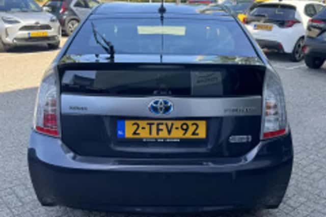 Toyota Prius (2013) thumbnail 4
