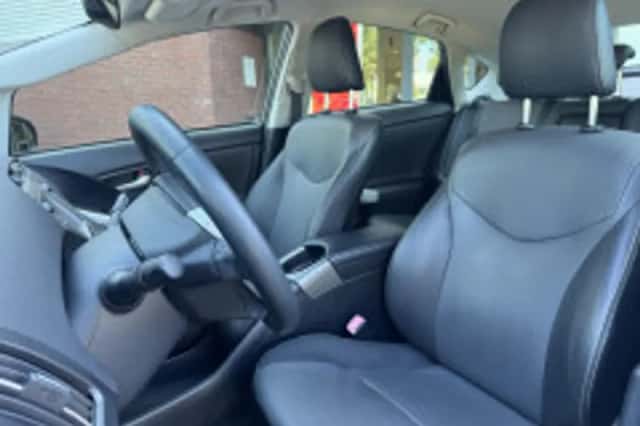 Toyota Prius (2013) thumbnail 6