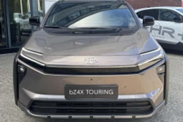 Toyota bZ4X (2026) thumbnail 6