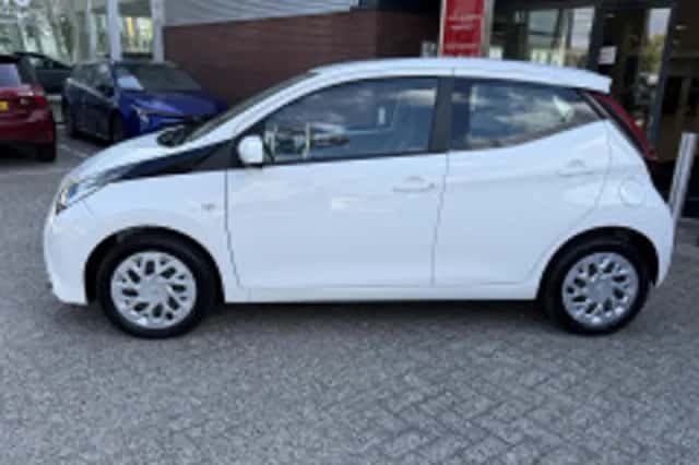 Toyota Aygo (2021) thumbnail 3