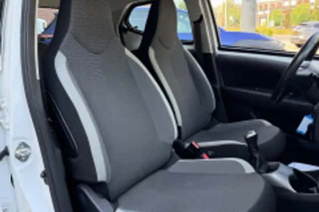 Toyota Aygo (2021) thumbnail 5