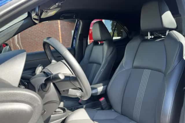 Toyota Yaris Cross (2022) thumbnail 2