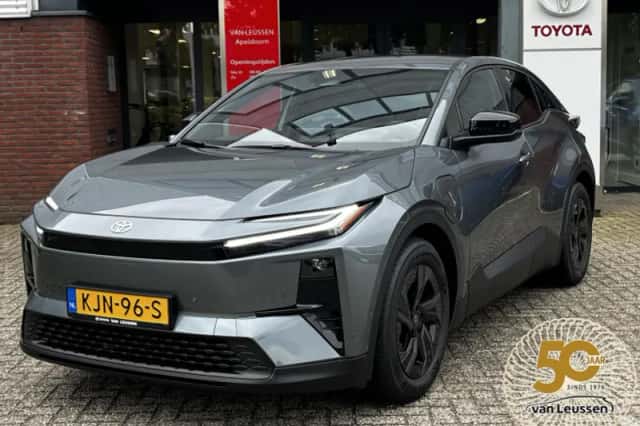 Toyota C-HR (2026) thumbnail 1
